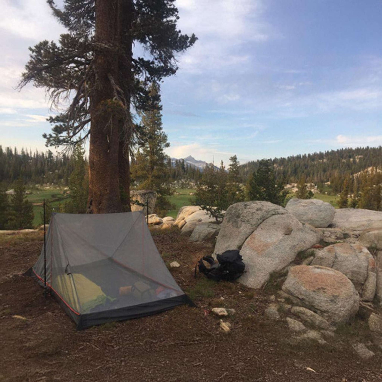 HEX 2 Tent - Charcoal/Red